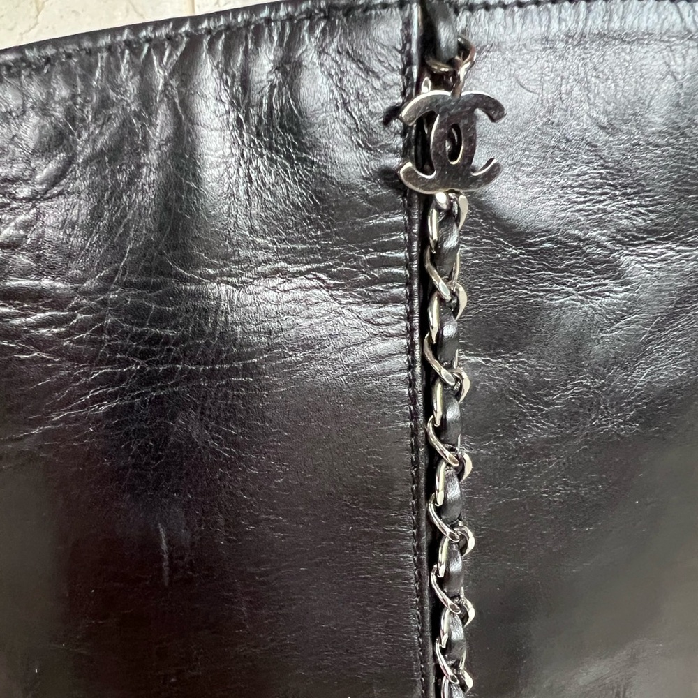 Chanel Black Leather Knee-High Boots with Chain Detail - Picture 2 of 16